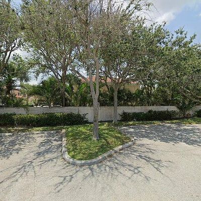 35 Laurel Oaks Cir, Jupiter, FL 33469