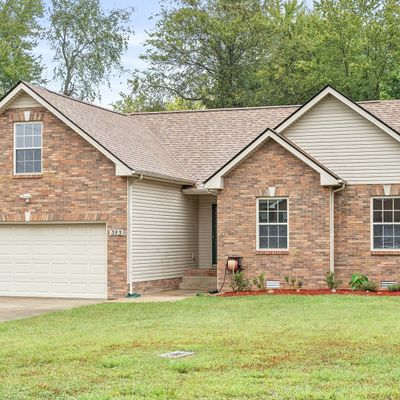 353 Woodtrace Dr, Clarksville, TN 37042