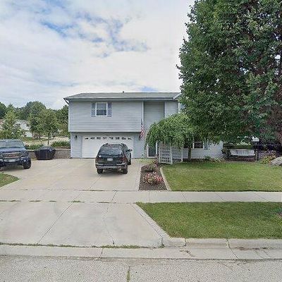 3534 Stanford Ln, West Bend, WI 53090