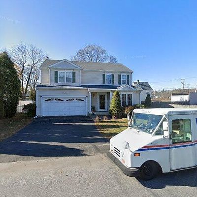 36 Lindbergh St, Fairfield, CT 06824