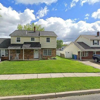 36 Rambler Ln, Levittown, PA 19055