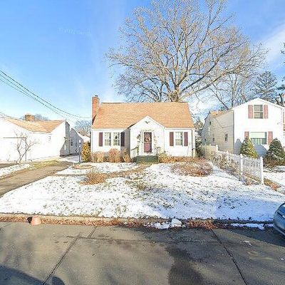 36 Yale St, West Hartford, CT 06110