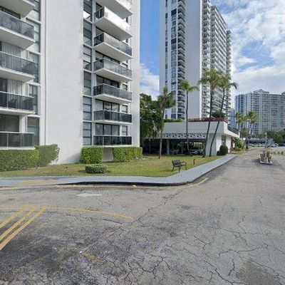 3625 N Country Club Dr #903, Miami, FL 33180