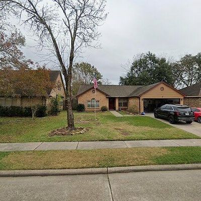 410 Forest Hills Dr, League City, TX 77573