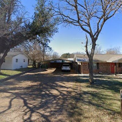 411 N Hall St, Fairfield, TX 75840