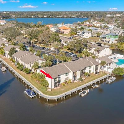 412 Moorings Cove Dr, Tarpon Springs, FL 34689