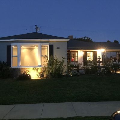 4122 S Bronson Ave, Los Angeles, CA 90008