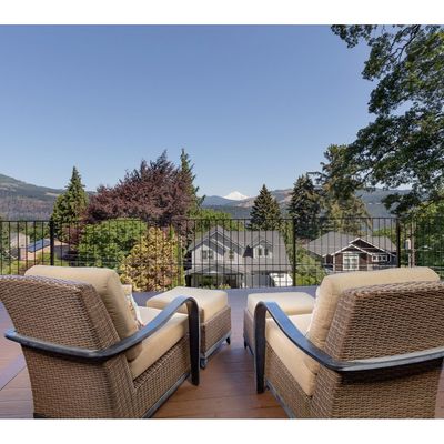 413 Adams Creek Pl, Hood River, OR 97031