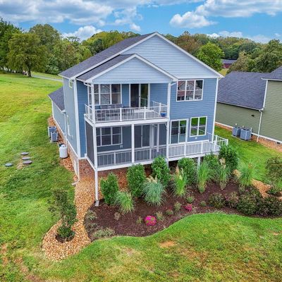 413 Emerald Bay Dr, Moneta, VA 24121