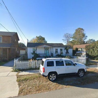 413 Raleigh Ave, Carolina Beach, NC 28428