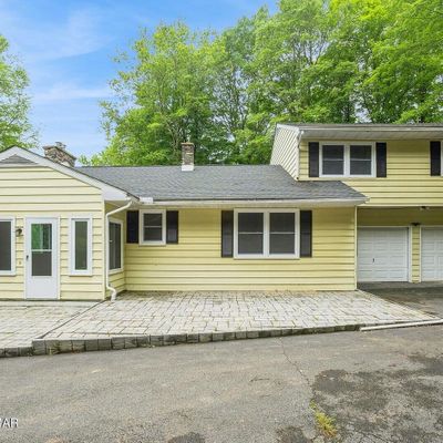 414 Long Rd, Canadensis, PA 18325