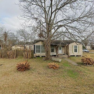 415 E B St, La Porte, TX 77571