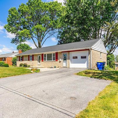 417 W Conestoga St, New Holland, PA 17557