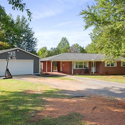 418 Stewart Rd, Walhalla, SC 29691