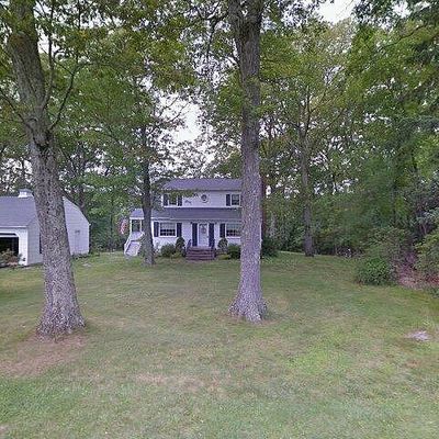 42 Round Lake Rd, Ridgefield, CT 06877