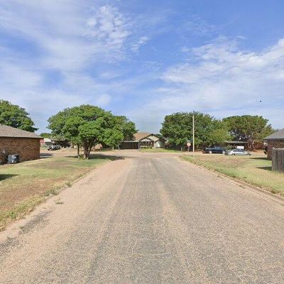 421 14th St, Wolfforth, TX 79382