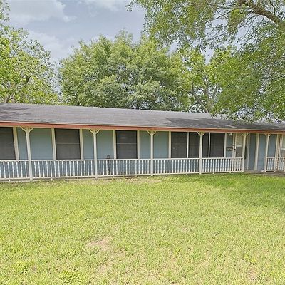 421 Thirteenth Street, Shiner, TX 77984