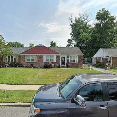 422 Brighton Ter, Holmes, PA 19043