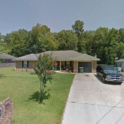 422 Meloney Dr, Hinesville, GA 31313