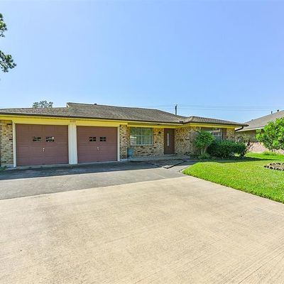 4225 Iris Ln, Deer Park, TX 77536