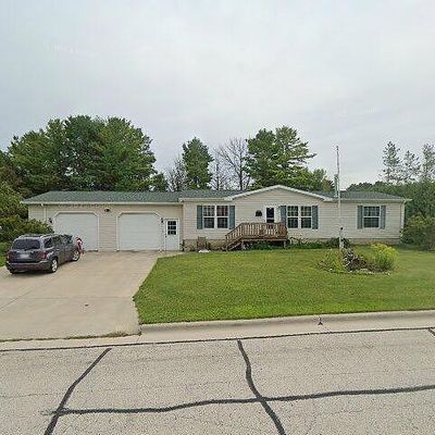 424 Carrie Lynn Ave, Algoma, WI 54201