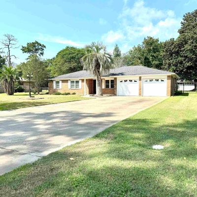 4245 Bellview St, Vidor, TX 77662