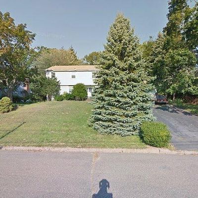 43 Woodstock Dr, Manchester, CT 06042