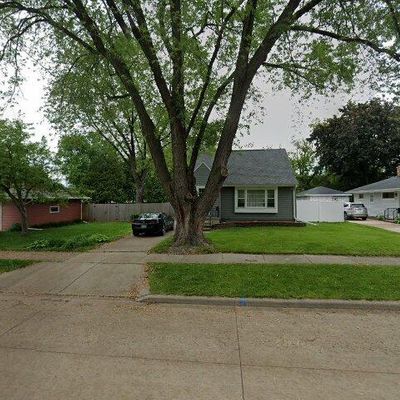 434 N Lark St, Oshkosh, WI 54902