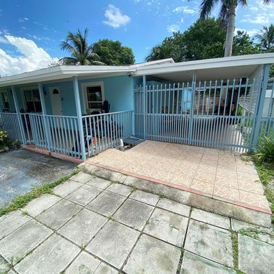 4344 Pine St, West Palm Beach, FL 33406