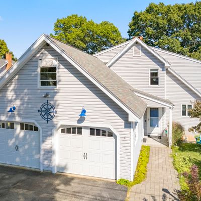 4 Elizabeth St, Niantic, CT 06357