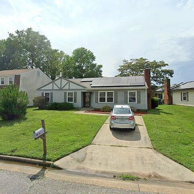 4 Jolama Dr, Newport News, VA 23602