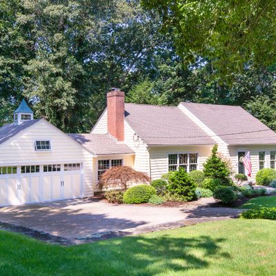 4 Oak Dr, Centerbrook, CT 06409