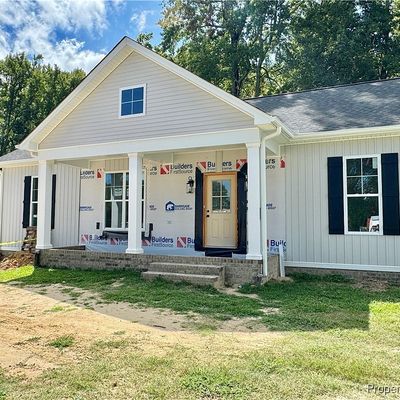 4 Oakland Street, Kilmarnock, VA 22482