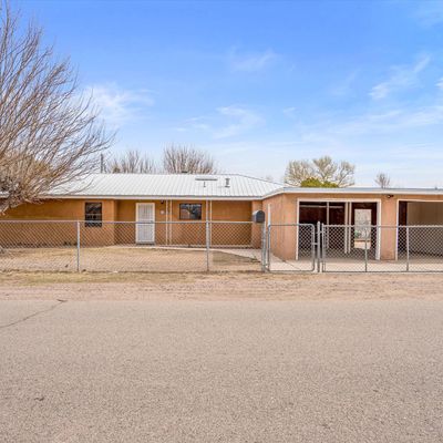 4 Terry Dr, Los Lunas, NM 87031