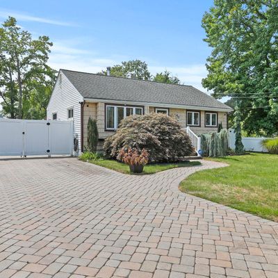 40 Pearce Ave, Eatontown, NJ 07724