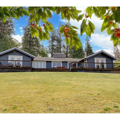 400 Cherry Hill Dr, Mosier, OR 97040