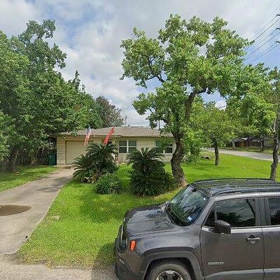 400 Chip St, La Marque, TX 77568