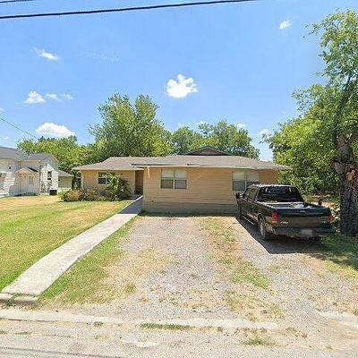 400 N Weaver St, Gainesville, TX 76240