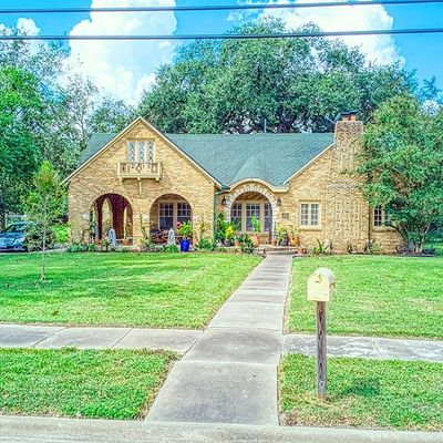 401 Lucky Ln, Wharton, TX 77488