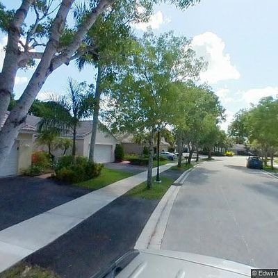 4012 Pine Ridge Ln, Weston, FL 33331