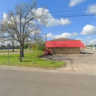 402 Avenue G E, Van Vleck, TX 77482