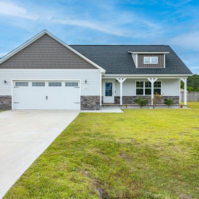 402 Isabel Ct, Hubert, NC 28539