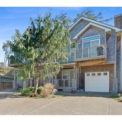 404 1 St St, Manzanita, OR 97130