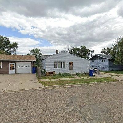 404 1 St Ave Ne, Beulah, ND 58523