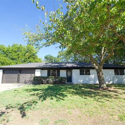 404 Hillside Dr, Gainesville, TX 76240