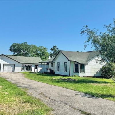 407 Tinkler St, Anahuac, TX 77514