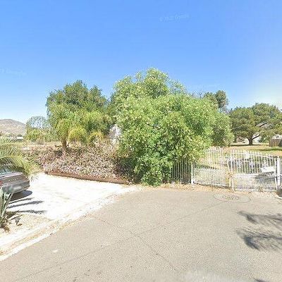 4077 Riverview Dr, Jurupa Valley, CA 92509