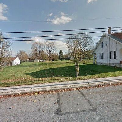 409 S Franklin St, Fleetwood, PA 19522