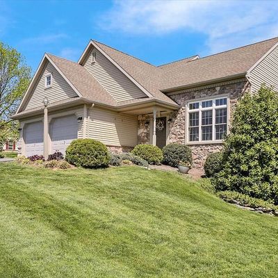 41 Begonia Ct, Womelsdorf, PA 19567