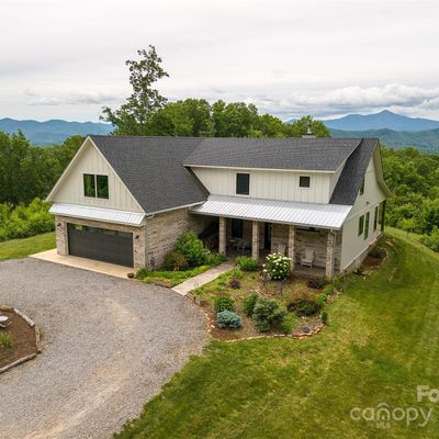 41 Creek Run Rd, Candler, NC 28715